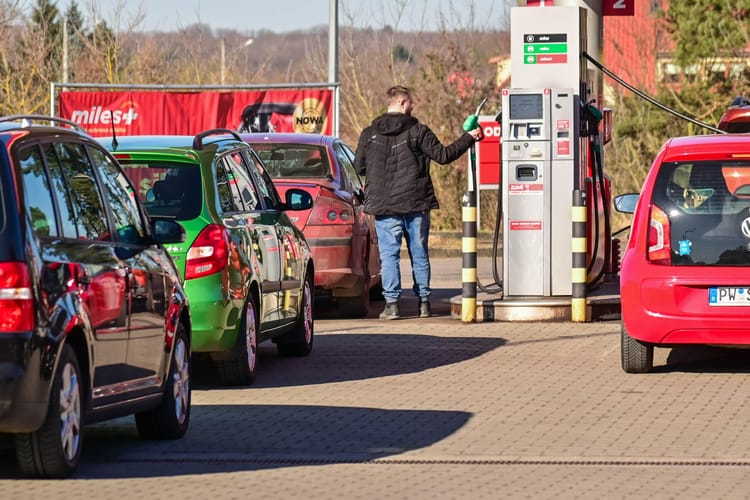 Wojna w Zatoce Perskiej uderza w rynek paliw