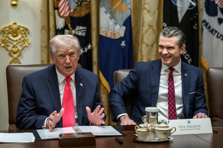Donald Trump, Pete Hegseth.