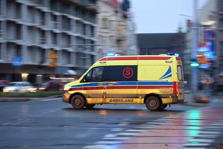04.03.2021,Wroc?aw,,Poland,Ambulance,At,Emergency,Signal,To,A,Traffic
