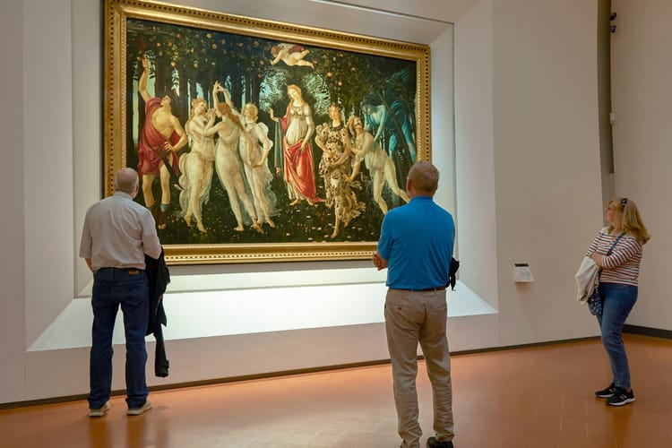 Florence,,Italy,-,May,2022:,Tourists,In,Front,Of,Botticelli