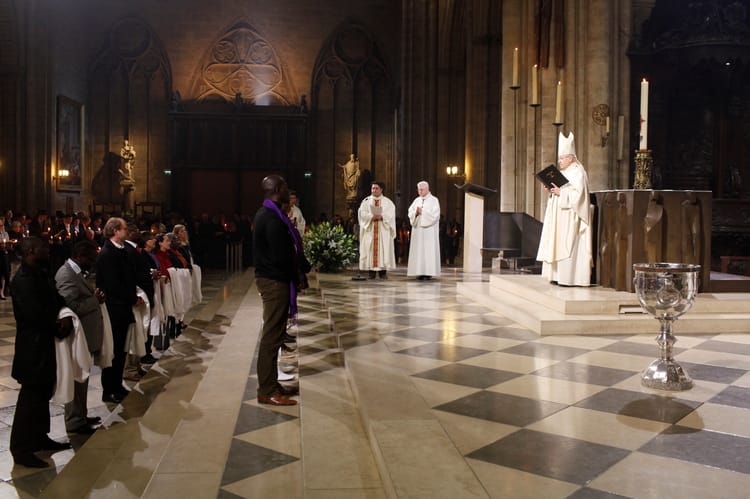 Notre,Dame,Cathedral,,Paris.,Easter,Vigil,Baptisms.,Paris.,France.,04-07-2012