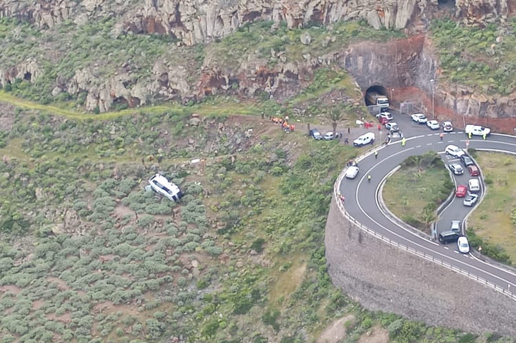 Tragedia na Wyspach Kanaryjskich. Autobus z turystami spadł do wąwozu.