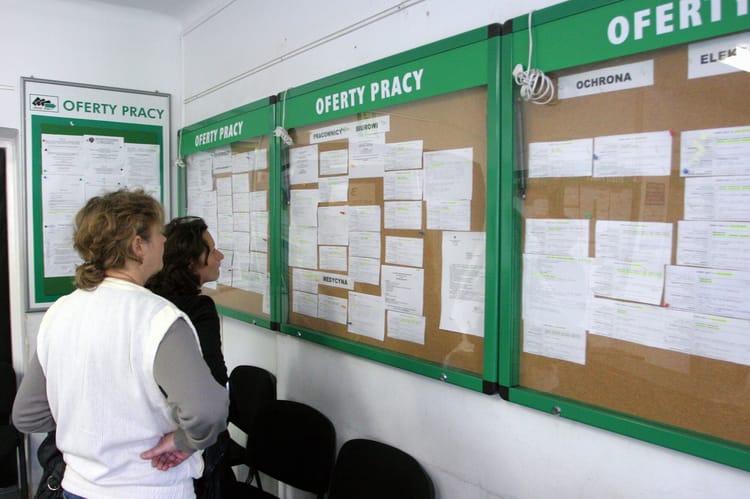 Szacowana stopa bezrobocia wyniosła w marcu 6,1 proc., tyle samo, co w lutym