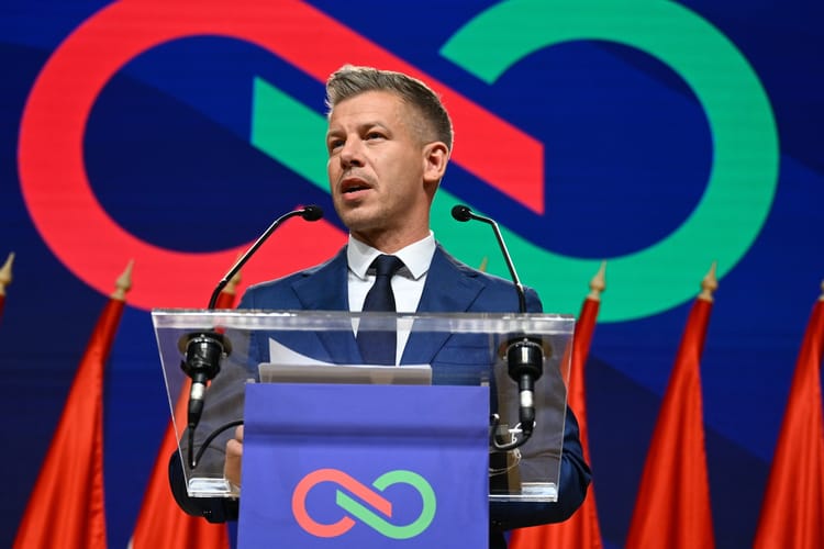 Peter Magyar pojawił się w węgierskim radiu pierwszy raz od półtora roku.