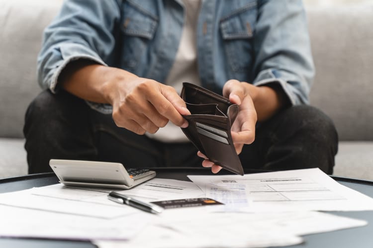 GUS podał dane o wzroście wynagrodzeń w sektorze przedsiębiorstw w marcu