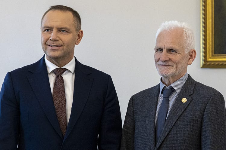 04_karol_nawrocki_ales_bielacki_bialoruski_obronca_praw_czlowieka_20260422_mwb11078