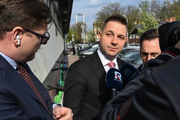 Działacz Lewicy Kacper Nowicki pojawił się na spotkaniu z Patrykiem Jakim.