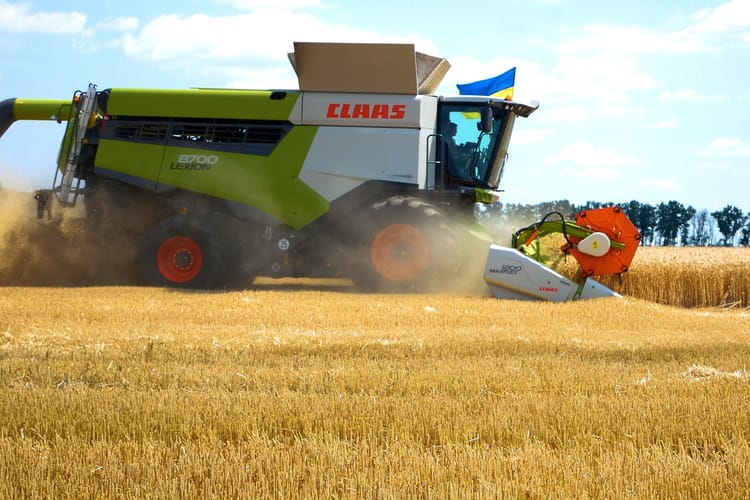 Kharkiv,,Ukraine,-,Jule,,18,,2022:,A,Harvester,With,The