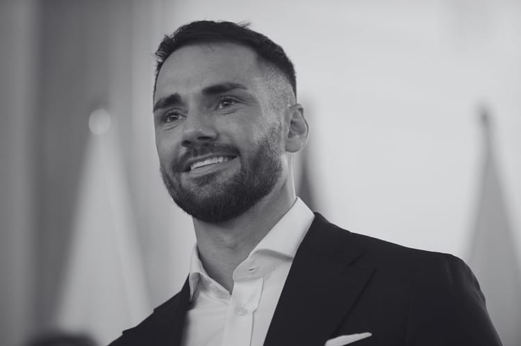 933f653c-925e-46d8-a5de-d5f1725260a5