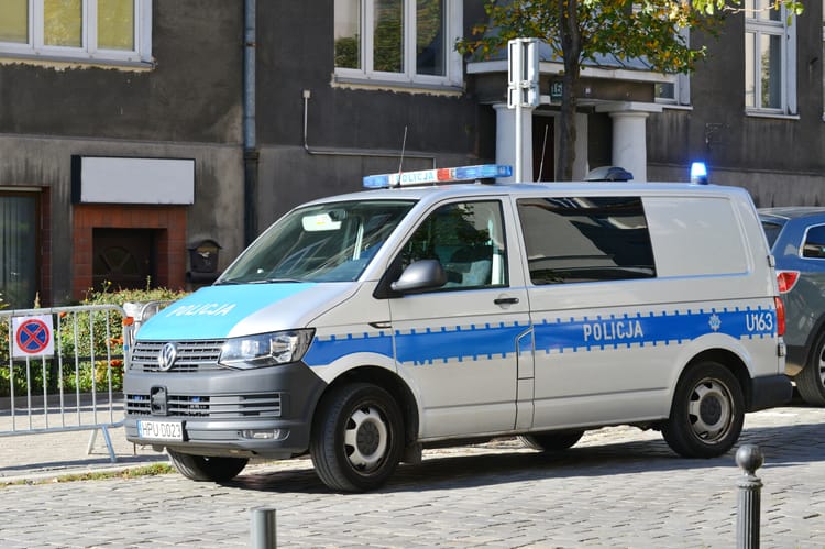 Poznan,,Poland,-10-20-2022:,Police,Car,Parked,In,Front,Of,A