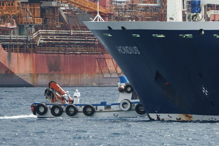 Final MV Hondius passengers await disembarkation after hantavirus outbreak
