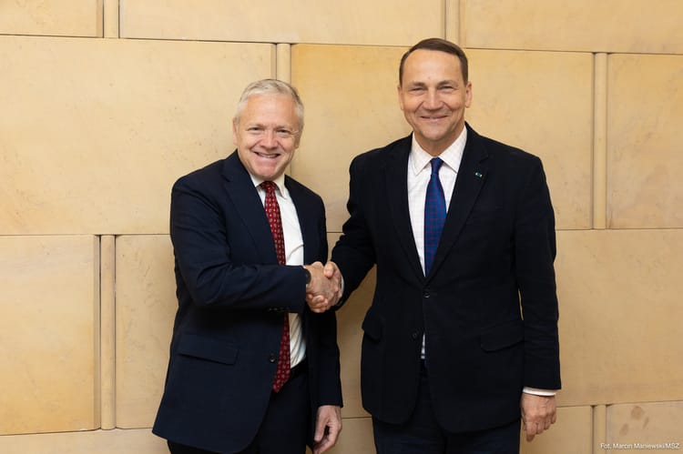 Radosław Sikorski, Tom Rose.