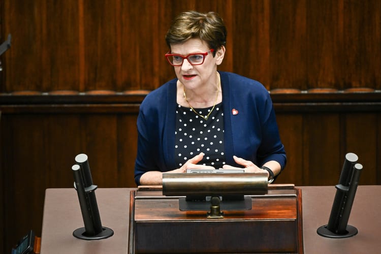 Krystyna Szumilas zabrała głos w sprawie ustaleń Zero.pl o nieuprawnionym wykorzystaniu karetki.