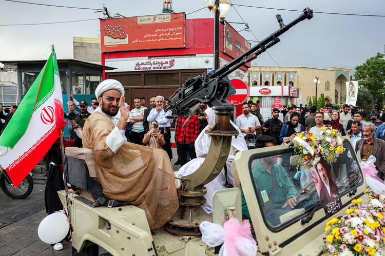 Iran buduje oddziały „kamikaze”. Zgłosiły się tysiące ochotników