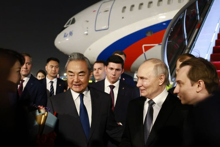 Walka o chiński rynek. Putin nie chce oddać Trumpowi wielkiego klienta