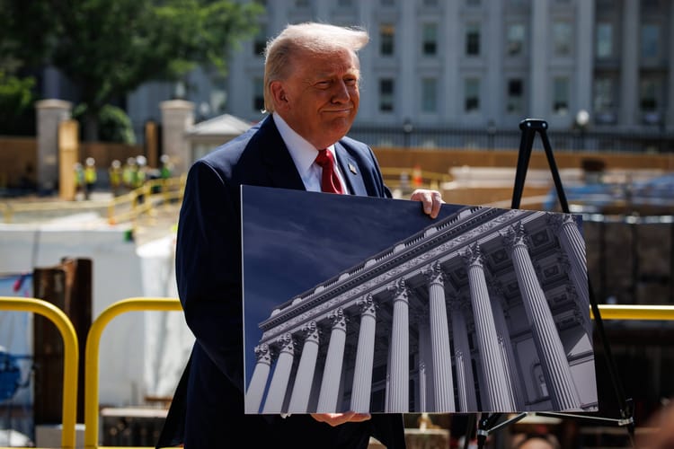 Skarbówka nie tknie zeznań podatkowych Trumpa. Wprowadzono zakaz